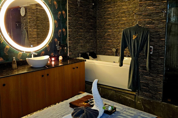 Pyrites Spa Delhi