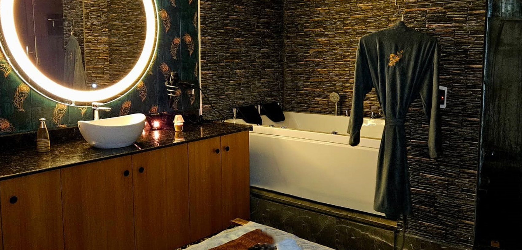Pyrites Spa Delhi